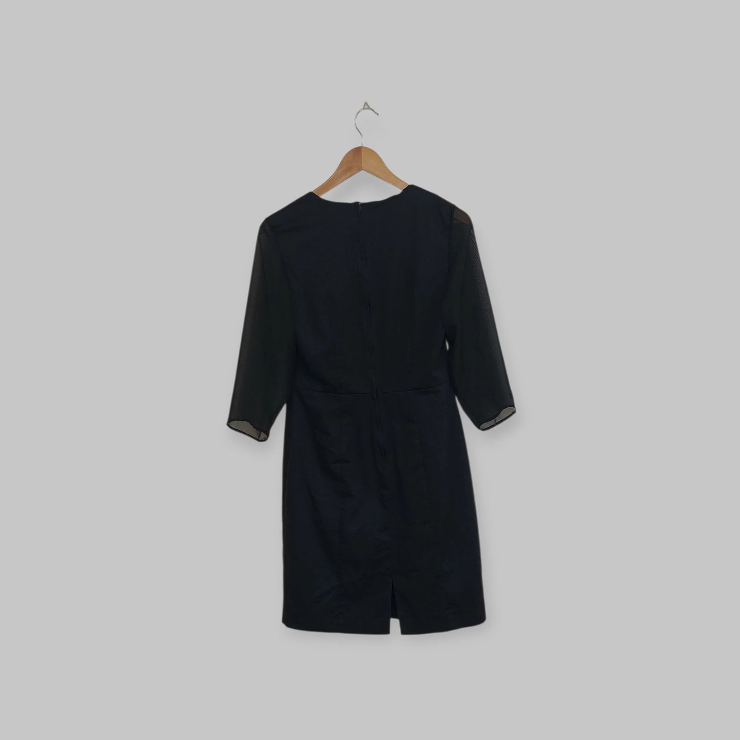 فستان قصير أسود من H&M | مقاس 40