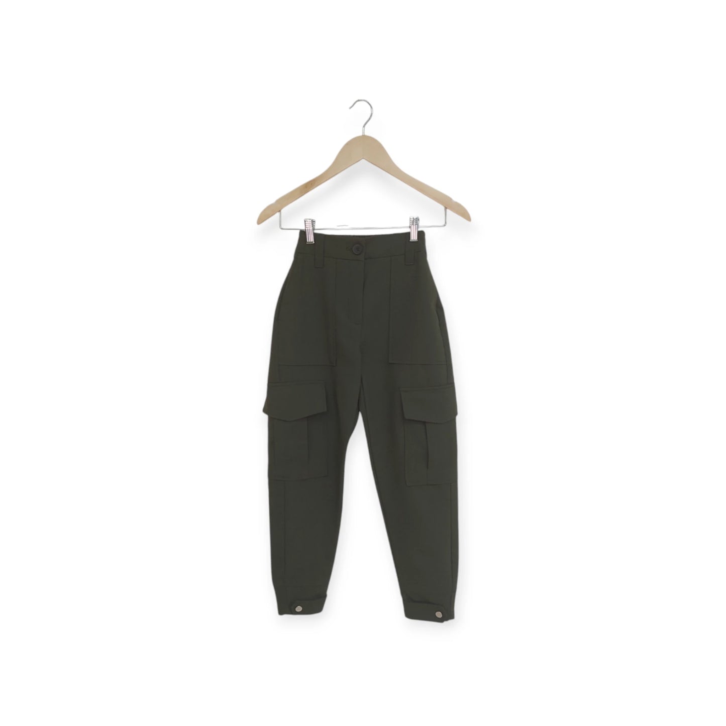 بنطلون أخضر زيتوني داكن من BERSHKA | مقاس 32