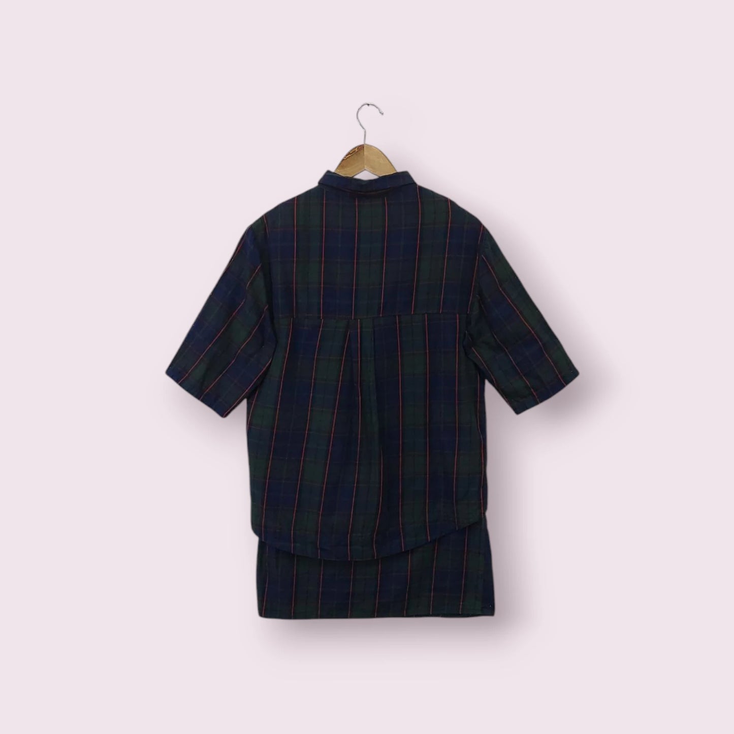 فستان أزرق وأخضر مع شريط أحمر بمقاس: XS العلامة التجارية: ZARA | مقاس XS