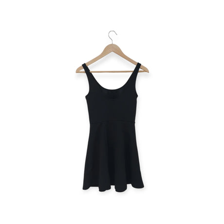 فستان أسود قصير H&M | مقاس 36