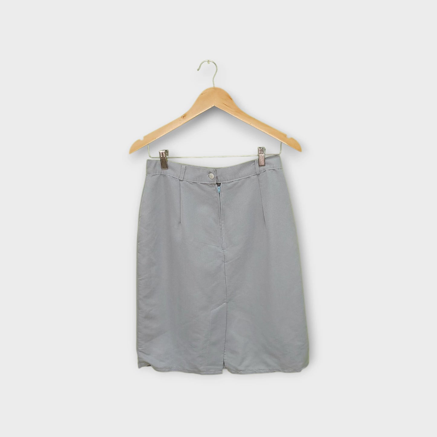 חצאית מידי בצבע תכלת | מידה 44