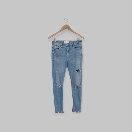 بنطلون جينز أزرق فاتح ZARA | مقاس 38