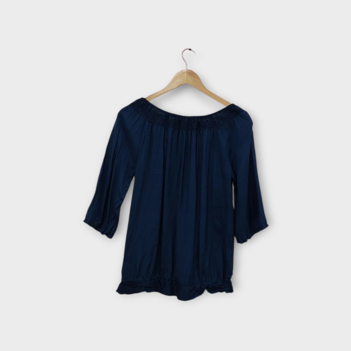 חולצה כחולה מחשוף סירה | מידה 42
