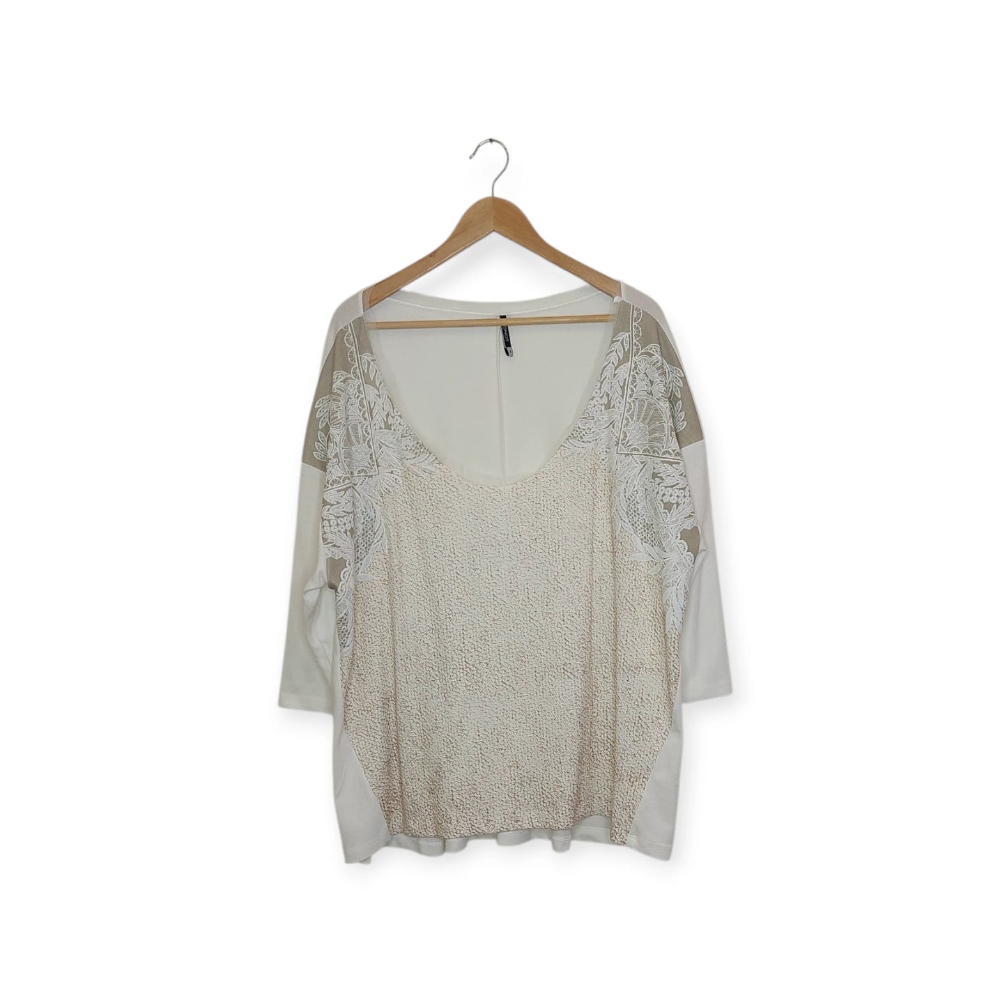 חולצה בצבע לבן | מידה 4