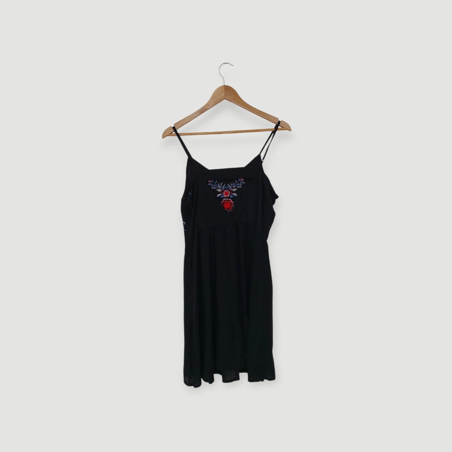 100% فيسكوز، فستان أسود قصير، BOOHOO | مقاس 44