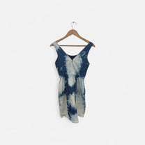 שמלת מיני עם הדפסים כחול לבן | מידה XS