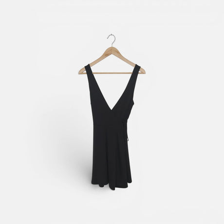 שמלת מיני שחורה BERSHKA | מידה XS