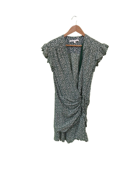 שמלת מידי הדפסי פרחים לבנים קטנים על רקע ירוק | מידה XL
