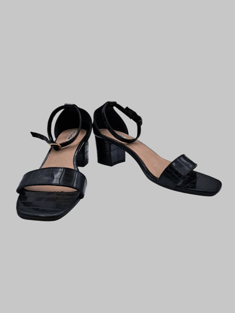 נעל עקב שחורה Scoop Shoes | מידה 41