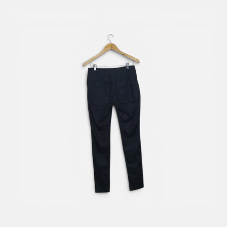 מכנסיים בצבע שחור | מידה M